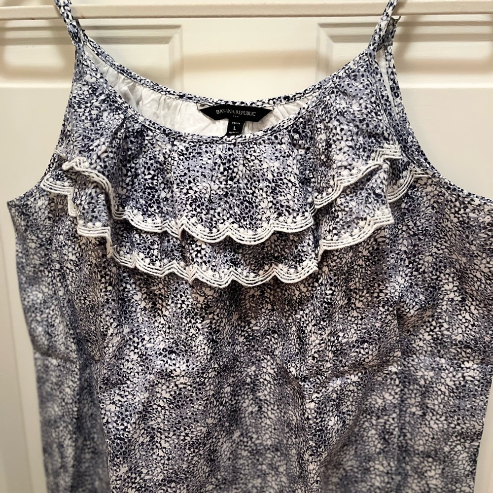 Banana Republic Blue and White Ruffled Sleeveless Blouse